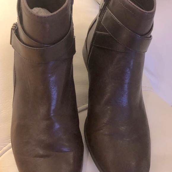 Booties Ann Klein brown 9.5 - Picture 3 of 7